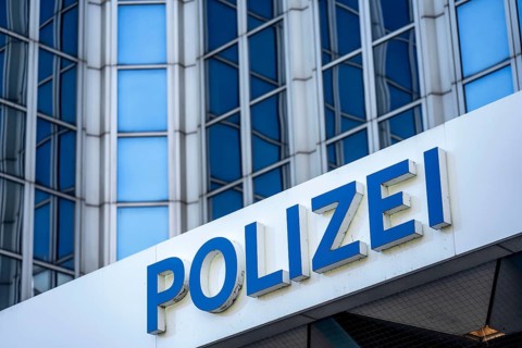 Police, building of a police authority Symbolic image