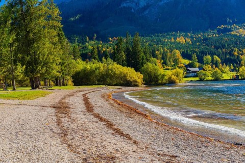 Grundlsee in autumn, salzkammergut, styria, Austria