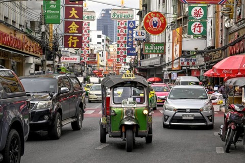 Street scene on Yaowarat Road, China Town, Chinese neighbourhood, Sampheng, Bangkok, Thailand
