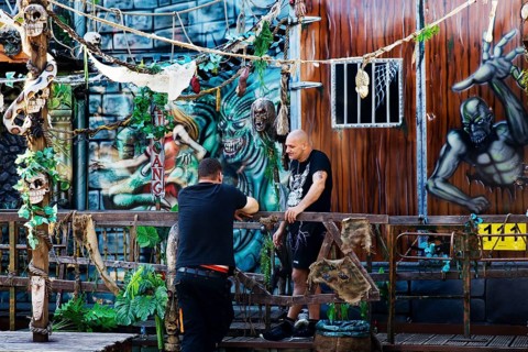 The ghosts of the night chatting in the morning, Ghost fairground shop, Ghost Jungle, Cranger