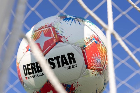 Close-up of the 2025/26 Bundesliga match ball (symbolic image)