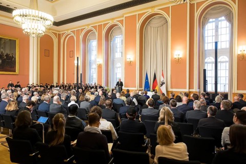 Kai Wegner, Governing Mayor of Berlin, speaks at the commemorative event organised by the Senate