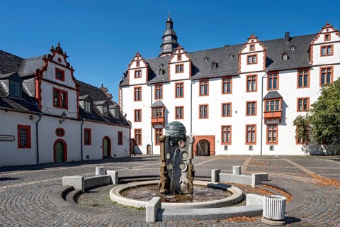 Hadamar Castle, Renaissance residence, on the left farm building with town museum, glass museum,