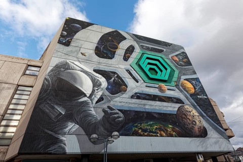 Mural Space Station Krefeld, space station with astronaut, by the artist duo TUBUKU,