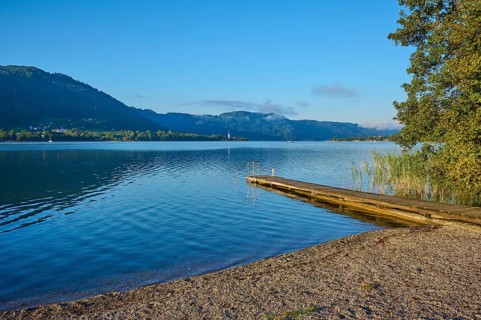 Lakeside, bathing jetty, sunrise, summer, Steindorf am Lake Ossiach, Lake Ossiach, Carinthia,