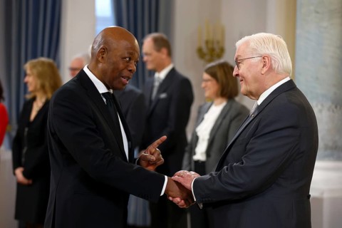 Phumelele Stone Sizani South Africa is received by Frank-Walter Steinmeier (President of the
