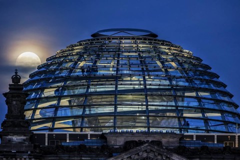 Full moon on the dome of the Reichstag, 16 October 2024, Berlin, Berlin, Germany