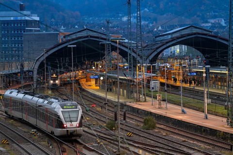 The main railway station of Hagen, station halls, tracks, platforms, regional train, North