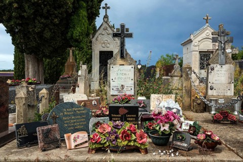 Graves, gravestones, cemetery in Puimoisson, Provence, region Provence-Alpes-Côte d'Azur,