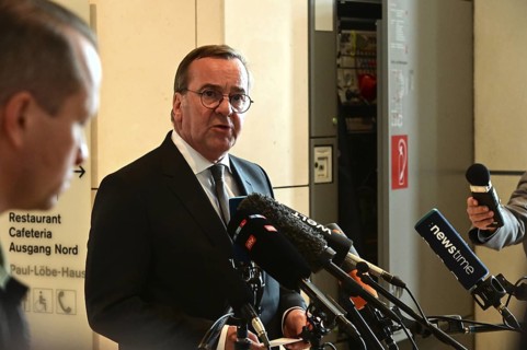Defence Minister Boris Pistorius (SPD) informs media representatives about the increase in the