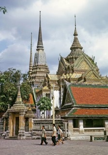 Dekorierte Stupas im buddhistischen Tempel Wat Pho, Bangkok, Thailand, Asien, 1964