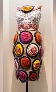Designer fashion, exhibition of porcelain works of art in the foyer of the Mein Schiff 5 cruise