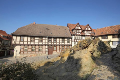 Half-timbered house and sandstones on Schlossberg, rocks, Quedlinburg, Harz, Saxony-Anhalt, Germany