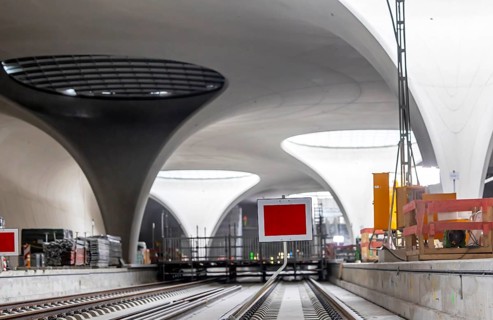 Stuttgart 21 construction site: the tracks still end at the new main station. Traffic sign Sh2,