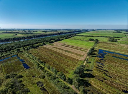 Aerial view of the Kiel Canal and the landscape on both sides. Burg, Dithmarschen,