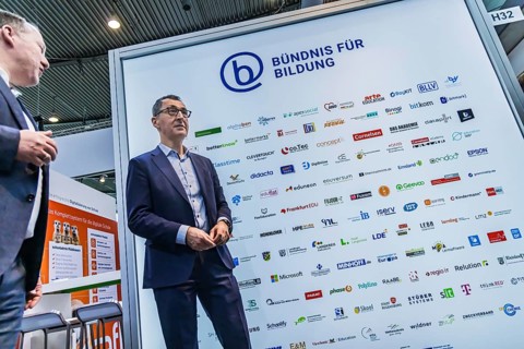 Education Minister Cem Özdemir visits Europe's largest education trade fair in Stuttgart. Didacta