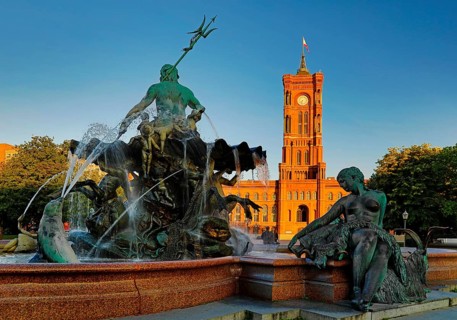 Neptune Fountain and Red City Hall in the evening light, Berlin Mitte, Berlin, Germany