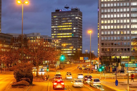 Evening city centre traffic in Essen, large intersection, Bismarck Platz, Hindenburg Strasse, Krupp