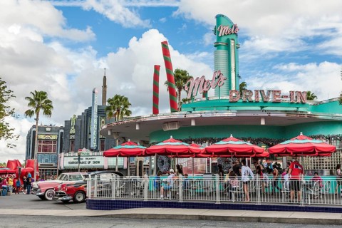 Classic 50s cars at the replica of Mel's Drive-In restaurant at Universal Studios theme park in