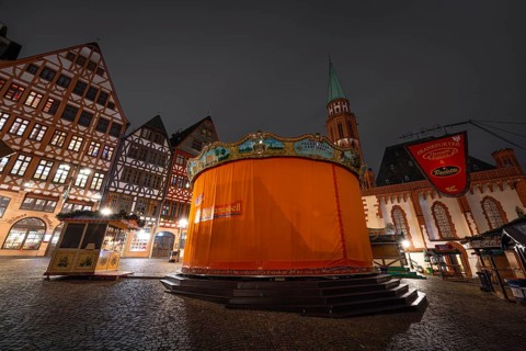 The Christmas market on the Römerberg in Frankfurt am Main is ready. The Christmas market will open
