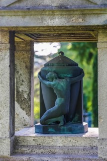 Historic cemetery, Tour, Theodor Klemm memorial, Sculpture of a woman embracing an urn, Pfullingen