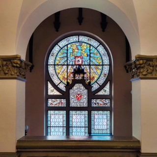 Stained glass window in the main staircase with the town coat of arms by Ferdinand Müller in