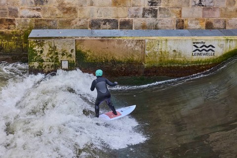 Leine wave, river Leine, wave surfing, artificial wave, wave surfer, Hanover, state capital,
