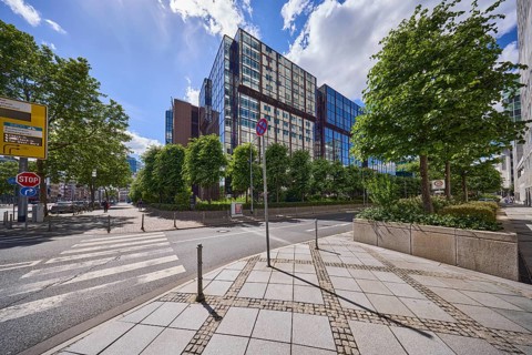 Reflective façade of an office complex on Mainzer Landstrasse in the Westend district of Frankfurt