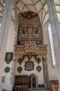 Side organ in a Renaissance prospectus in the late Gothic church of St George, built between 1427