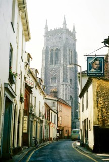 Blick auf die Kirche in der High Street, Cromer, Norfolk, England, UK, 1969