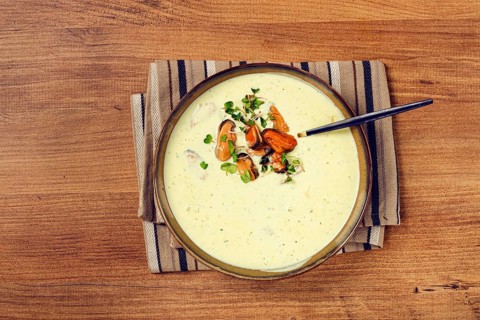 Creamy soup with mussels, mussels without shells, American cuisine, homemade, no people