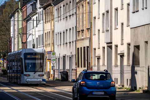 Bochumer Straße in Bochum, residential street in the city district of Mitte, Bogestra, tram line,