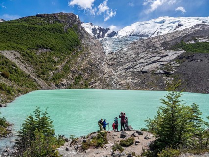 Huemul glacier (glaciar Huemul) and Huemul glacial lake (laguna Huemul), Lago el desierto,
