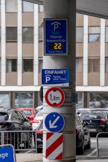 Husemannstraße car park in Gelsenkirchen, subject to charge, number plate recognition on entry, pay