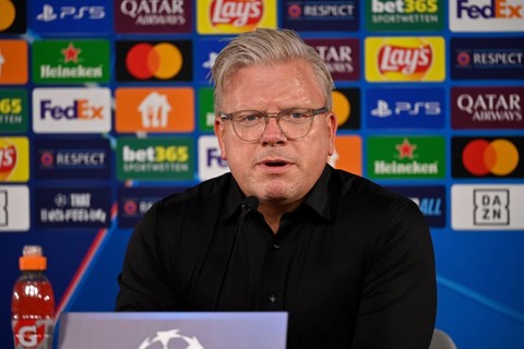Press conference, PK, coach Lars Friis AC Sparta Praha, Prague, Champions League, sponsors, logo,