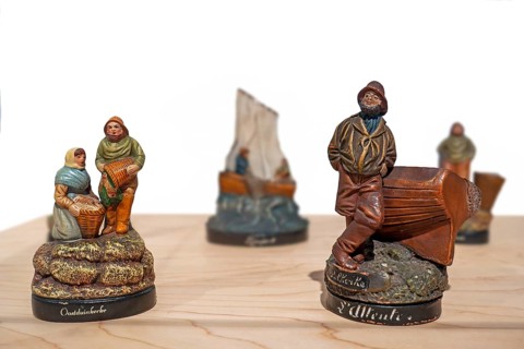 19th, 20th century statuettes of Flemish fishermen from Oostduinkerke and Middelkerke sold to