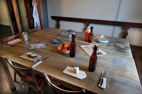 Canteen table, snack table, rear washing area in the former engine valve factory Dietz & Pfriem,