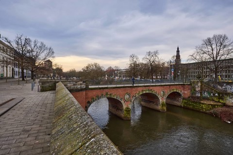 Martin-Neuffer-Brücke, former Marstallbrücke, master builder Johann Paul Heumann, pedestrian