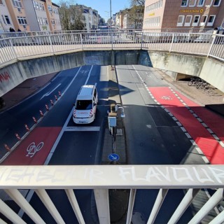 Elefantenklo, E-Klo for short, nickname of the pedestrian overpass with a view of the road