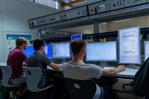 Vocational training of skilled workers for the electrical engineering sector of the future. The