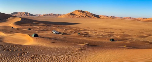 Sand dunes in the Rhub al Khali desert, empty quarter, largest sandy desert in the world, Oman