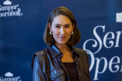 Media appointment in front of the Semper Opera Ball 2026, Valerie Eickhoff, CHOROS Prize winner,