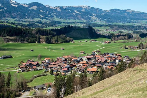 View of Reichenbach and Illertal, back mountains of the Hörnergruppe, Oberstdorf, Oberallgäu,