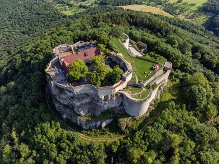 Luftbild von der hochmittelalterlichen Burgruine, Höhenburg Hohenneuffen am Albtrauf, Neuffen,