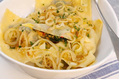 Swabian cuisine, Maultaschen, vegetarian, vegetable Maultaschen, vegetables in noodle dough,
