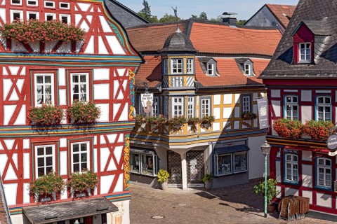 Magnificent half-timbered houses, Gasthof zur Pfeif, Restaurant Taunushof, König Adolf Platz,