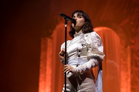 Abigail Morris, singer of The Last Dinner Party live at the Berlin velodrome on 22.02.2026