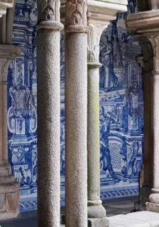 The Gothic cloister of Porto Cathedral was decorated with blue and white azulejos tiles, Sé do