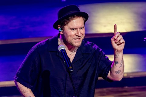 Johannes Oerding gives his first concert after a long break and in connection with his new album in