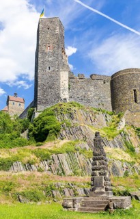 View from the west with basalt columns and seven-pointed tower, Stolpen Castle, Saxony, Germany
